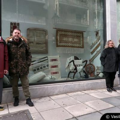 Η παράδοση του Βόλου «ζωντανεύει» στη Θεσσαλονίκη: Το ξύλο και το νήμα στις Βιτρίνες του ΟΤΕ