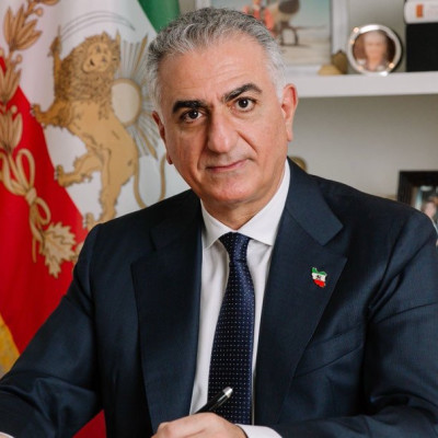 Ιράν: Ο διάδοχος του Χαμενεΐ θα είναι «παράνομος», υποστηρίζει ο γιος του τελευταίου σάχη, Ρεζά Παχλαβί