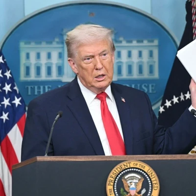 Τραμπ: Εντολή στις ένοπλες δυνάμεις να αγοράζουν ρεύμα από εργοστάσια άνθρακα