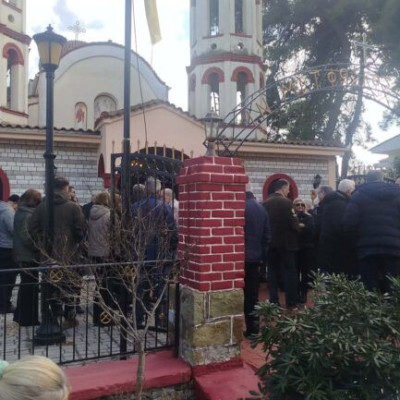 Θεσσαλονίκη: Δύο κηδείες, πολλές παρουσίες και μία απουσία που συζητήθηκε