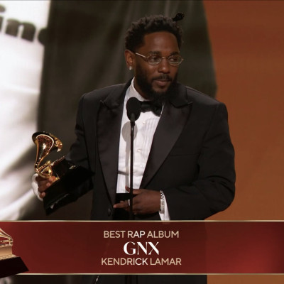 Βραβεία Grammy: Οι νικητές, τα πολιτικά μηνύματα και η οργισμένη αντίδραση Τραμπ