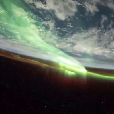 Βίντεο από τον Διεθνή Διαστημικό Σταθμό δείχνει εντυπωσιακές πράσινες κορδέλες σέλαος να «χορεύουν» στη Γη