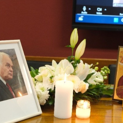 ΑΠΘ: «Ρίζωσε» στις καρδιές των φοιτητών του ο Αντώνης Μανιτάκης – Συγκινητικός αποχαιρετισμός στη Νομική