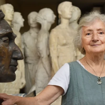 Έφυγε από τη ζωή η κορυφαία γλύπτρια Ασπασία Παπαδοπεράκη