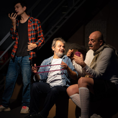 Θεσσαλονίκη: Παράταση για την παράσταση «Πώς να προσποείστε ότι θα έρθουν καλύτερες μέρες: στον Βυσσινόκηπο του Τσέχωφ»