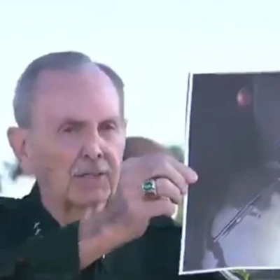 Εφοδιασμένος «με τουφέκι και μπιτόνι βενζίνης» ο 20χρονος που πήγε να μπει στην έπαυλη του Τραμπ