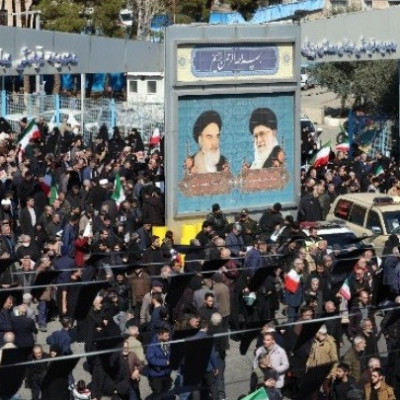 Ιράν: Κάλεσμα του εμβληματικού σιίτη κληρικού Μακαρέμ Σιραζί για την άμεση επιλογή ανώτατου ηγέτη