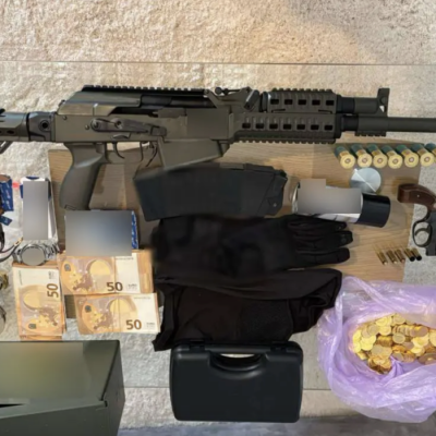 Λάρισα: Η οικογένεια με τις 78 δικογραφίες – Πώς «ρήμαζαν» θύματα με χρυσές λίρες και εκβιασμούς