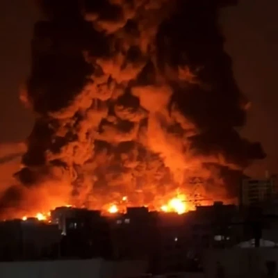 Κόλαση φωτιάς στην Τεχεράνη μετά το χτύπημα του Ισραήλ σε δεξαμενές πετρελαίου