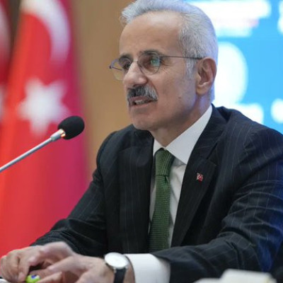 Τούρκος Υπουργός Μεταφορών: «Πλοίο τουρκικής ιδιοκτησίας επιτράπηκε να περάσει από το Στενό του Ορμούζ»