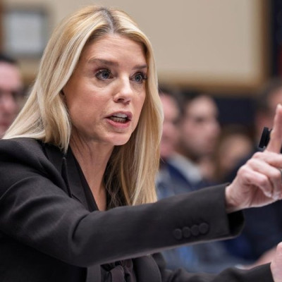 Ραγδαίες εξελίξεις στις ΗΠΑ: Ο Τραμπ απέπεμψε την υπουργό Δικαιοσύνης Παμ Μπόντι