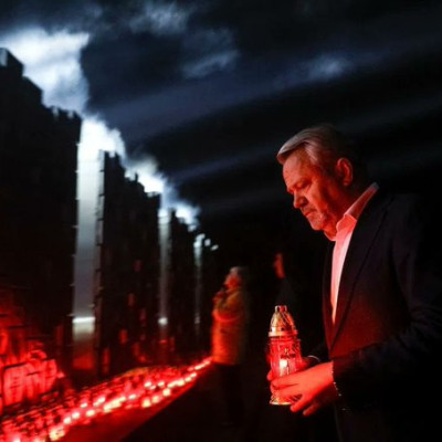 Ουκρανία: ΥΠΕΞ της Ε.Ε. καταφθάνουν στην Μπούτσα τέσσερα χρόνια μετά από τις φρικαλεότητες (βίντεο)