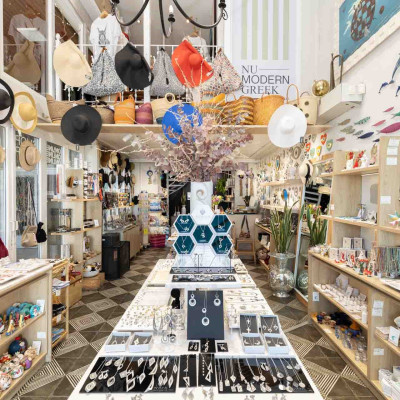Nu Modern Greek: Το concept store που επαναπροσδιορίζει το ελληνικό δώρο