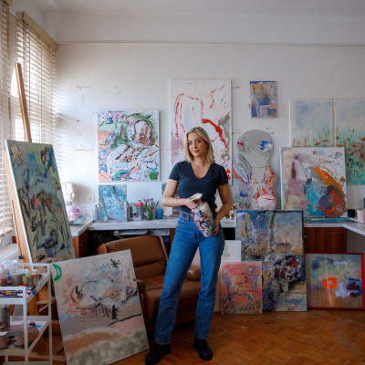 «Garden of Trauma: Η Λένα στη Χώρα των Τραυμάτων» - Νέα ατομική έκθεση της Simoni