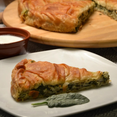 Νάνες Χωριάτικη Πίτα: Η παράδοση της τρικαλινής πίτας, απευθείας στο ταψί και το τραπέζι των Θεσσαλονικέων