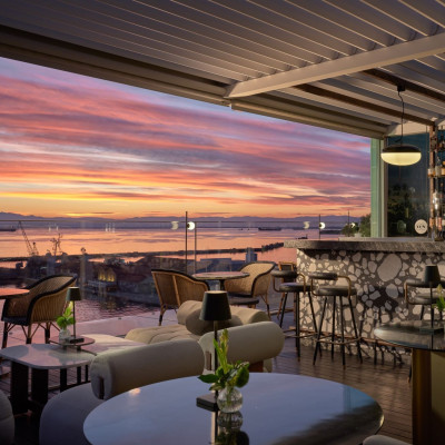 OΝ Rooftop: Πανοραμική θέα στο Θερμαϊκό Κόλπο και τη Θεσσαλονίκη, από τον όγδοο όροφο του ξενοδοχείου “OΝ Residence”