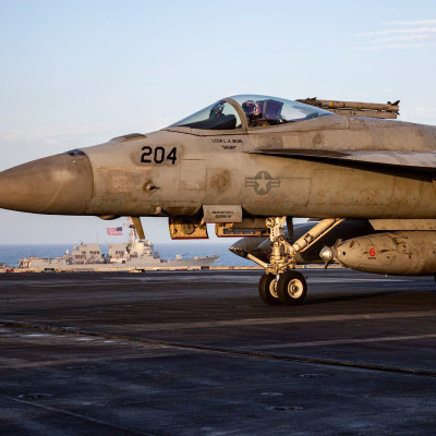 WSJ: Ο αμερικανικός στρατός ετοιμάζεται για ρεσάλτο σε πλοία που συνδέονται με το Ιράν