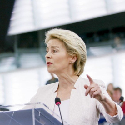 Φον ντερ Λάιεν: «H Ε.Ε. πρέπει να είναι έτοιμη να προβάλει στρατιωτική ισχύ με περισσότερο δυναμισμό»