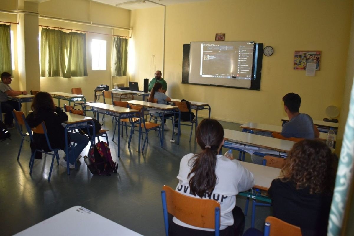 Ψηφίστηκε η τροπολογία για τη νέα διαδικασία πρόσληψης αναπληρωτών σε «εξαιρετικές ανάγκες»